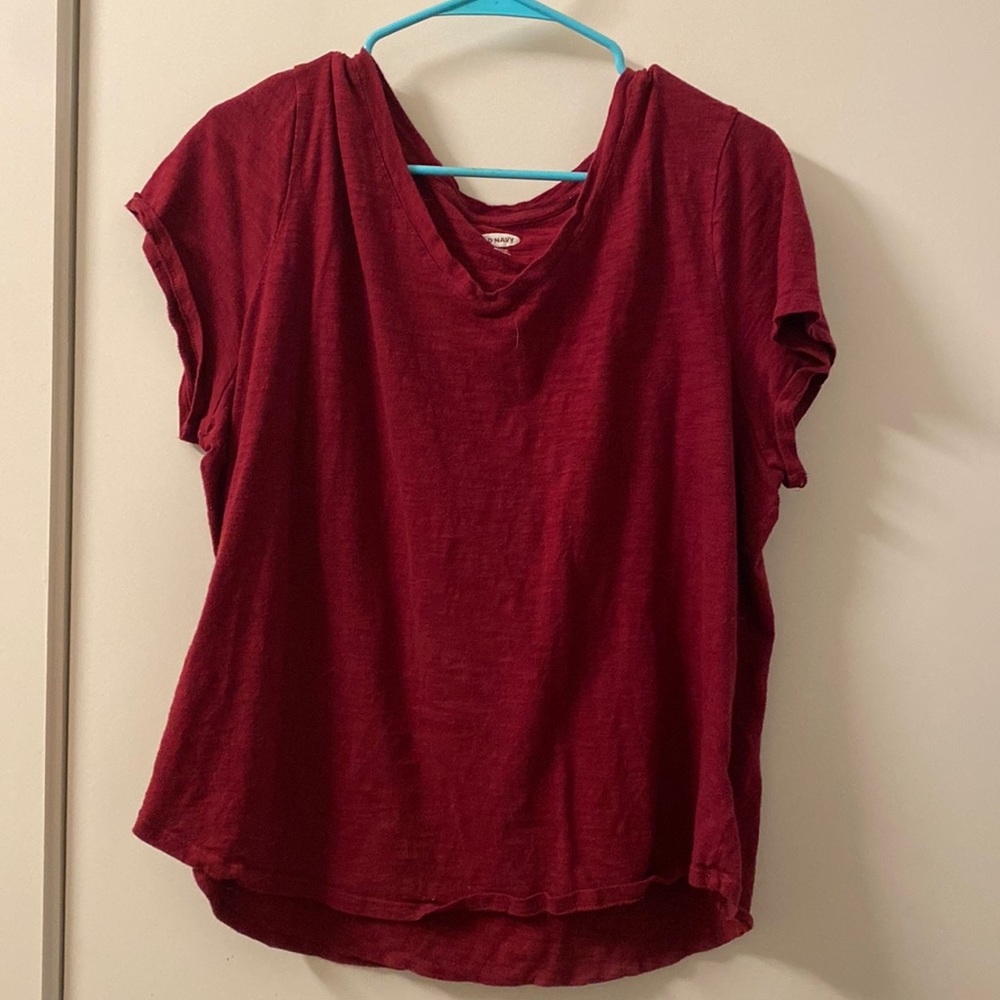 Maroon tshirt